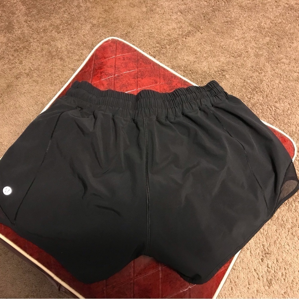 Lululemon Hotty Hot Low-Rise Lined Short 2.5"